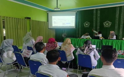 MAN 1 HST Matangkan Perbaikan PMPZI dalam Rapat Tim Zona Integritas.