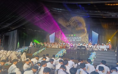 Menjelang Perpisahan, Peserta Didik Kelas XII MAN 1 HST Ikuti Khataman Al-Qur’an Penuh Khidmat